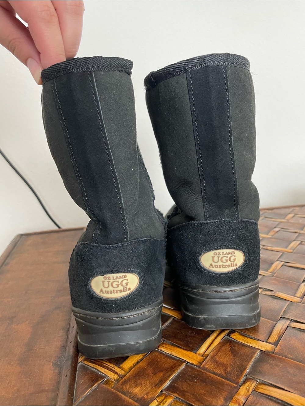 UGG Australia Classic Boots Black Suede Sheepskin Gold Heel Logo Excellent